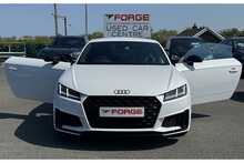 22/22 Audi TT Black Edition Coupe 40 TFSI S-Tronic 7 SPEED 200PS