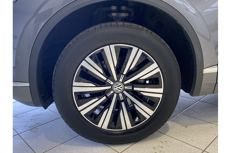 Volkswagen 3.0 TDI V6 SEL Tech SUV 5dr Diesel Tiptronic 4Motion Euro 6 (s/s) (286 ps)