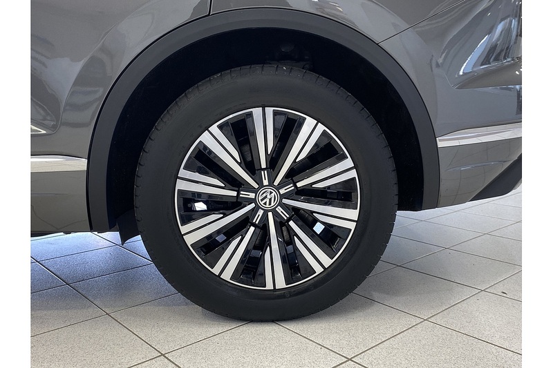 Volkswagen 3.0 TDI V6 SEL Tech SUV 5dr Diesel Tiptronic 4Motion Euro 6 (s/s) (286 ps)