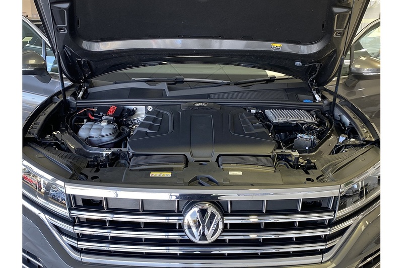 Volkswagen 3.0 TDI V6 SEL Tech SUV 5dr Diesel Tiptronic 4Motion Euro 6 (s/s) (286 ps)