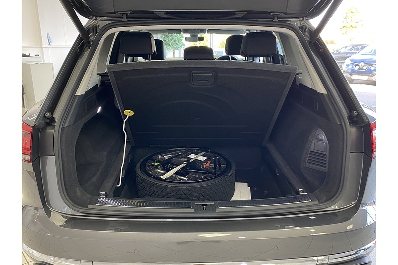 Volkswagen 3.0 TDI V6 SEL Tech SUV 5dr Diesel Tiptronic 4Motion Euro 6 (s/s) (286 ps)