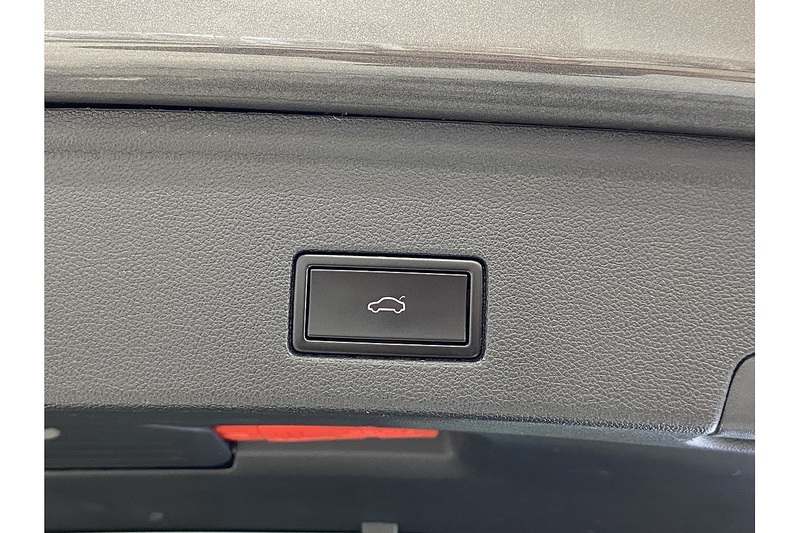 Volkswagen 3.0 TDI V6 SEL Tech SUV 5dr Diesel Tiptronic 4Motion Euro 6 (s/s) (286 ps)