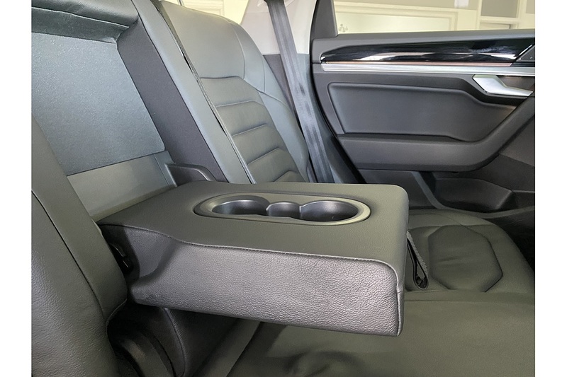 Volkswagen 3.0 TDI V6 SEL Tech SUV 5dr Diesel Tiptronic 4Motion Euro 6 (s/s) (286 ps)