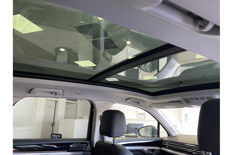 Volkswagen 3.0 TDI V6 SEL Tech SUV 5dr Diesel Tiptronic 4Motion Euro 6 (s/s) (286 ps)