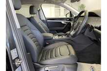 20/70 Volkswagen Touareg 3.0 TDI V6 SEL Tech Tiptronic 4Motion 286 ps