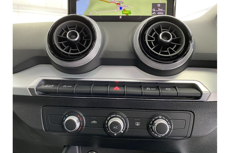 Audi 1.5 TFSI CoD 35 S line SUV 5dr Petrol S Tronic Euro 6 (s/s) (150 ps)