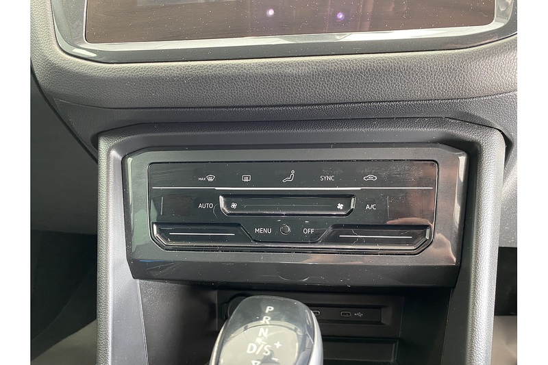 Volkswagen 1.5 TSI Life SUV 5dr Petrol DSG Euro 6 (s/s) (150 ps)