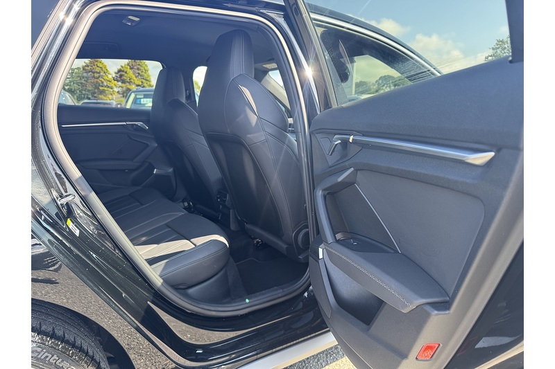 Audi 1.4 TFSIe 40 S line Sportback 5dr Petrol Plug-in Hybrid S Tronic Euro 6 (s/s) 13kWh (204 ps)