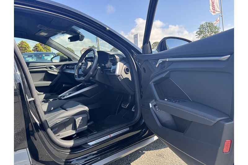 Audi 1.4 TFSIe 40 S line Sportback 5dr Petrol Plug-in Hybrid S Tronic Euro 6 (s/s) 13kWh (204 ps)
