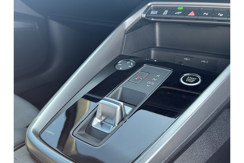 Audi 1.4 TFSIe 40 S line Sportback 5dr Petrol Plug-in Hybrid S Tronic Euro 6 (s/s) 13kWh (204 ps)