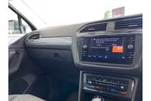 23/23 Volkswagen Tiguan TSI Life