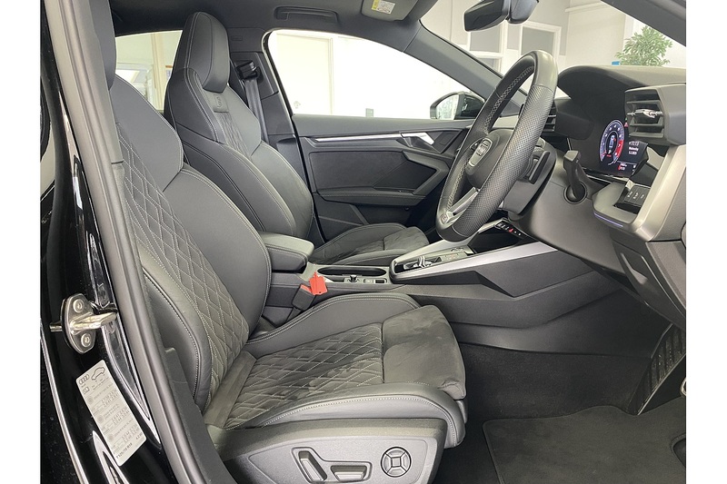 Audi 2.0 TFSI Vorsprung Saloon 4dr Petrol S Tronic quattro Euro 6 (s/s) (310 ps)