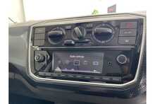 22/22 Volkswagen up! 1.0 up! Hatchback Petrol Manual