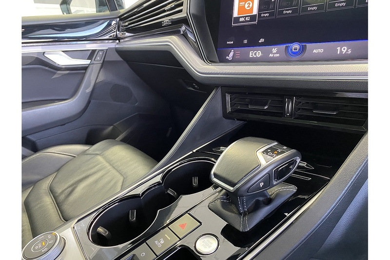 Volkswagen 3.0 TDI V6 Black Edition SUV 5dr Diesel Tiptronic 4Motion Euro 6 (s/s) (286 ps)