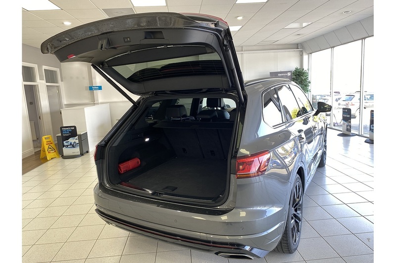 Volkswagen 3.0 TDI V6 Black Edition SUV 5dr Diesel Tiptronic 4Motion Euro 6 (s/s) (286 ps)