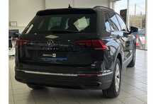 22/72 Volkswagen Tiguan TSI Life 1.5 SUV Petrol DSG 150 ps