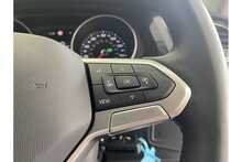 22/72 Volkswagen Tiguan TSI Life 1.5 SUV Petrol DSG 150 ps