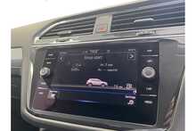 22/72 Volkswagen Tiguan TSI Life 1.5 SUV Petrol DSG 150 ps