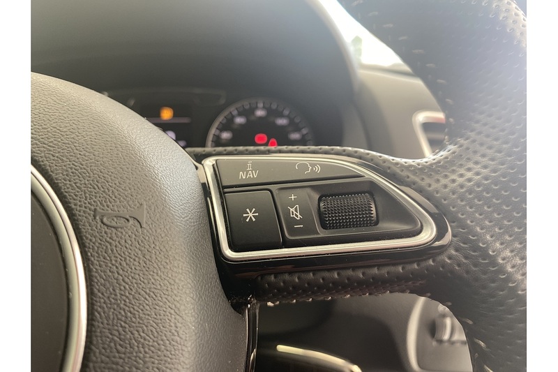 Audi 2.0 TDI Black Edition SUV 5dr Diesel Manual quattro Euro 6 (s/s) (150 ps)