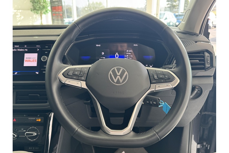 Volkswagen 1.0 TSI Black Edition SUV 5dr Petrol Manual Euro 6 (s/s) (95 ps)