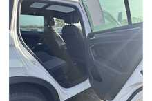 19/69 Volkswagen Tiguan 2.0 TDI R-Line Tech SUV Diesel 150 ps
