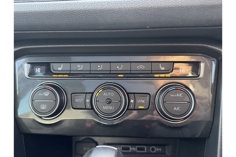 Volkswagen 2.0 TDI R-Line Tech SUV 5dr Diesel Manual Euro 6 (s/s) (150 ps)