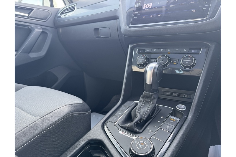Volkswagen 2.0 TDI R-Line Tech SUV 5dr Diesel Manual Euro 6 (s/s) (150 ps)