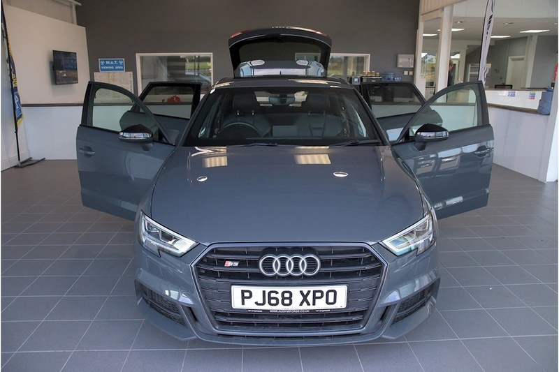 Audi 2.0 TFSI Black Edition Sportback 5dr Petrol S Tronic quattro Euro 6 (s/s) (300 ps)
