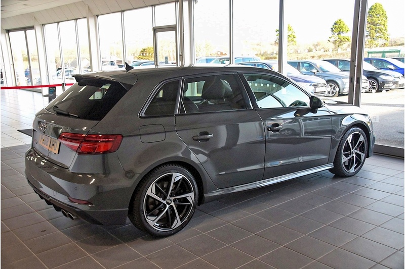 Audi 2.0 TFSI Black Edition Sportback 5dr Petrol S Tronic quattro Euro 6 (s/s) (300 ps)