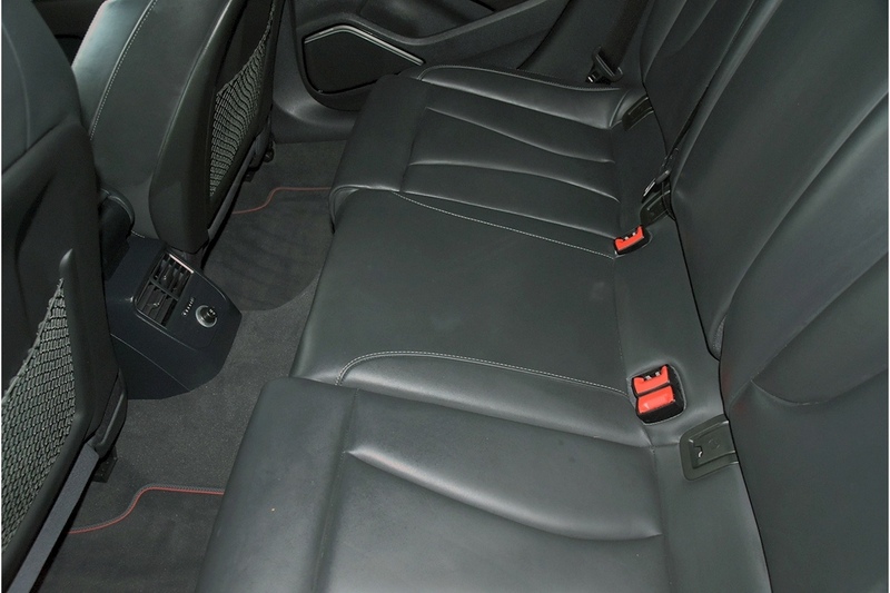 Audi 2.0 TFSI Black Edition Sportback 5dr Petrol S Tronic quattro Euro 6 (s/s) (300 ps)