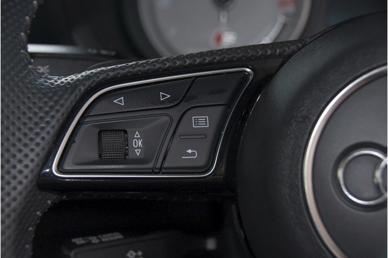 Audi 2.0 TFSI Black Edition Sportback 5dr Petrol S Tronic quattro Euro 6 (s/s) (300 ps)