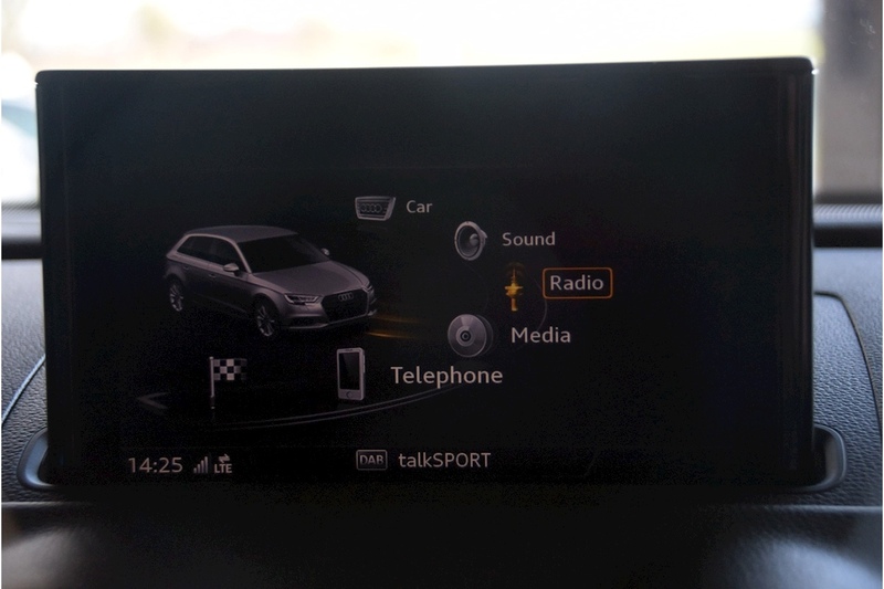 Audi 2.0 TFSI Black Edition Sportback 5dr Petrol S Tronic quattro Euro 6 (s/s) (300 ps)