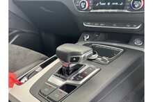 18/68 Audi Q5 2.0 TDI 40 S line Diesel S Tronic quattro 190 ps