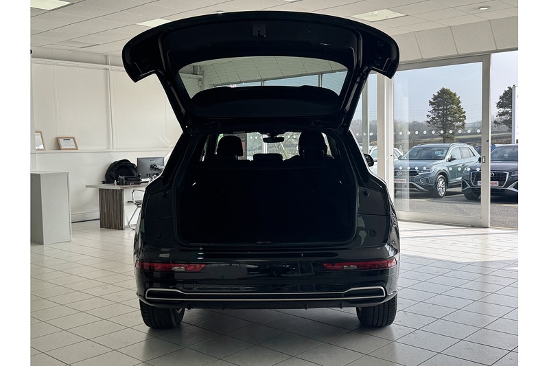 Audi 2.0 TDI 40 S line SUV 5dr Diesel S Tronic quattro Euro 6 (s/s) (190 ps)