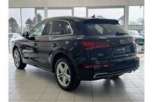 18/68 Audi Q5 2.0 TDI 40 S line Diesel S Tronic quattro 190 ps