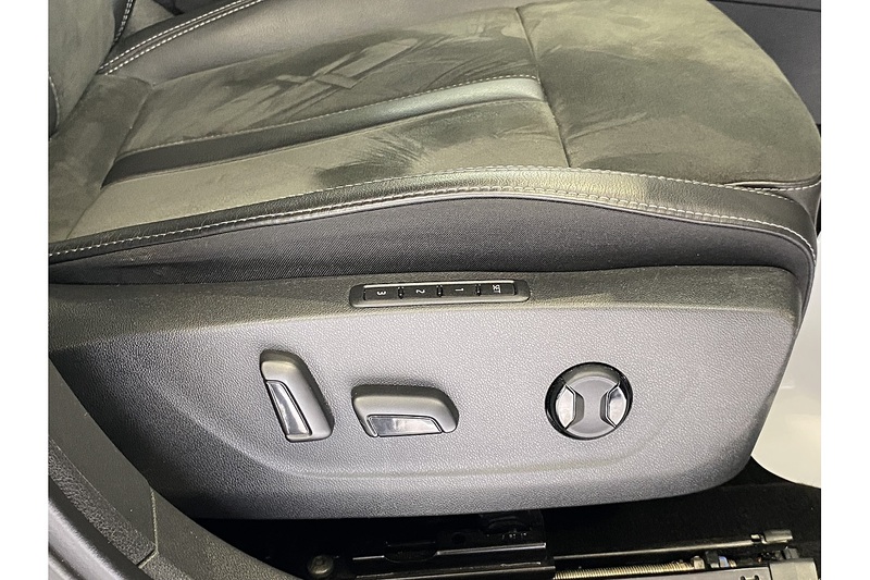 Skoda TSI ACT SE L First Edition Hatchback 1.5 Manual Petrol