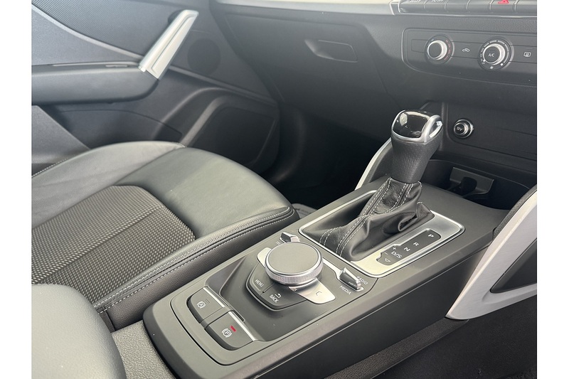 Audi 1.5 TFSI CoD 35 S line SUV 5dr Petrol S Tronic Euro 6 (s/s) (150 ps)