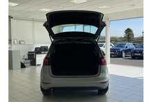 16/66 Volkswagen Golf SV TDI BlueMotion Tech SE