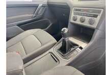 16/66 Volkswagen Golf SV TDI BlueMotion Tech SE