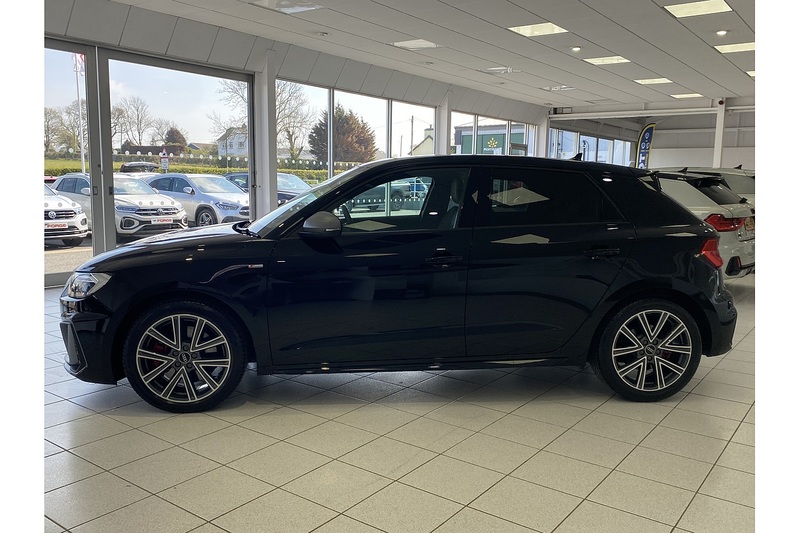 Audi 2.0 TFSI 40 S line Competition Sportback 5dr Petrol S Tronic Euro 6 (s/s) (207 ps)