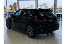 21/21 Audi A1 TFSI 40 S line Competition Sportback S Tronic 207 ps