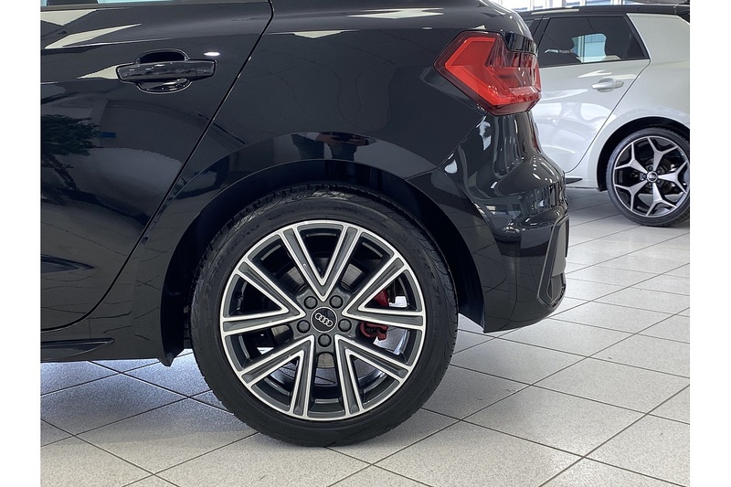 Audi 2.0 TFSI 40 S line Competition Sportback 5dr Petrol S Tronic Euro 6 (s/s) (207 ps)