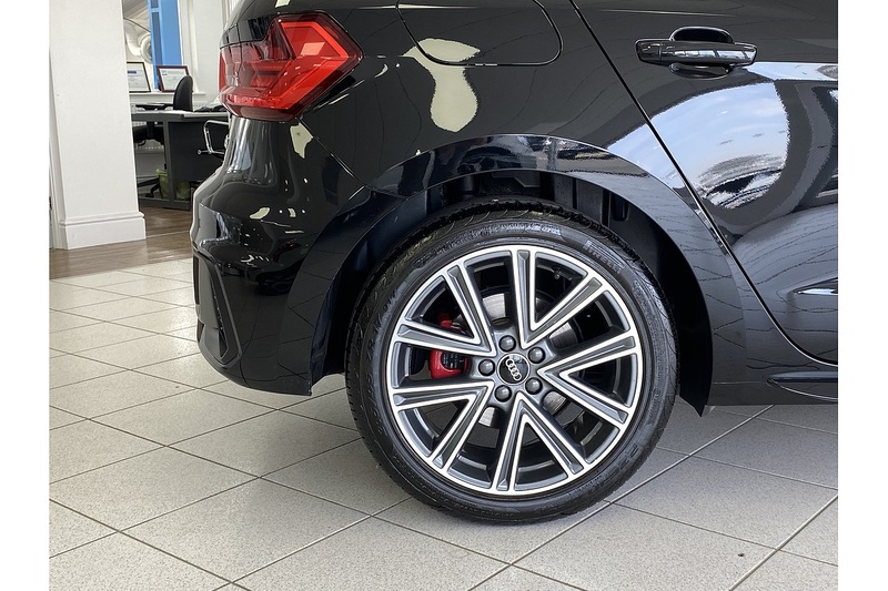 Audi 2.0 TFSI 40 S line Competition Sportback 5dr Petrol S Tronic Euro 6 (s/s) (207 ps)