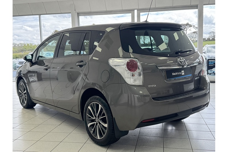 Toyota 1.6 D-4D Design MPV 5dr Diesel Manual Euro 6 (s/s) (7 Seat) (112 ps)