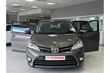 15/15 Toyota Auris 1.6 D-4D Design MPV (7 Seats) 112 ps