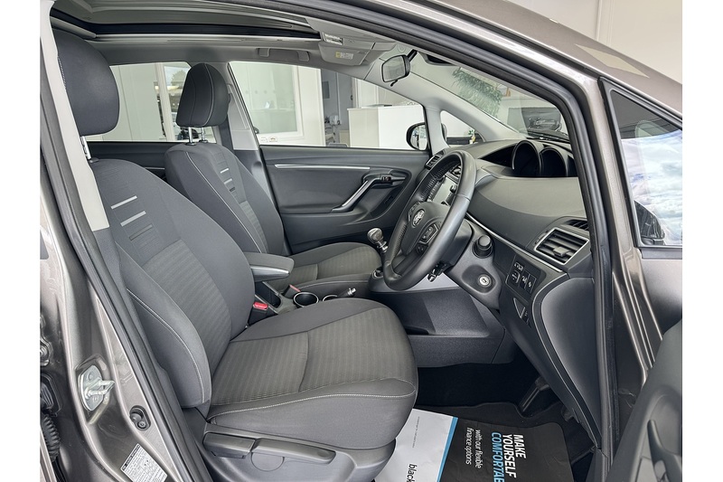 Toyota 1.6 D-4D Design MPV 5dr Diesel Manual Euro 6 (s/s) (7 Seat) (112 ps)
