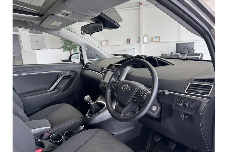 Toyota 1.6 D-4D Design MPV 5dr Diesel Manual Euro 6 (s/s) (7 Seat) (112 ps)