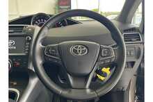 15/15 Toyota Auris 1.6 D-4D Design MPV (7 Seats) 112 ps