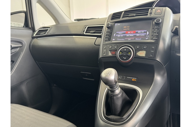 Toyota 1.6 D-4D Design MPV 5dr Diesel Manual Euro 6 (s/s) (7 Seat) (112 ps)