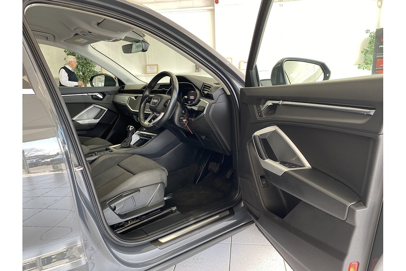 Audi 2.0 TDI 35 Sport SUV 5dr Diesel S Tronic quattro Euro 6 (s/s) (150 ps)